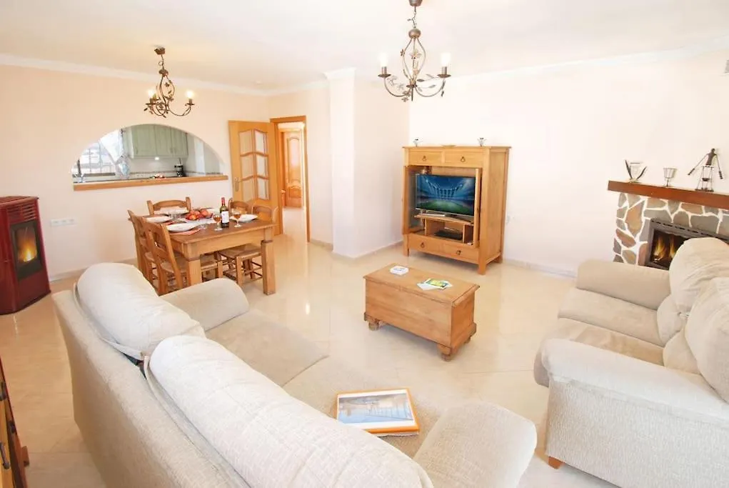Casa Jose Comares -Beautiful Village House- Jacuzzi Included-Views-Bbq-Aircon-Wifi 펜션