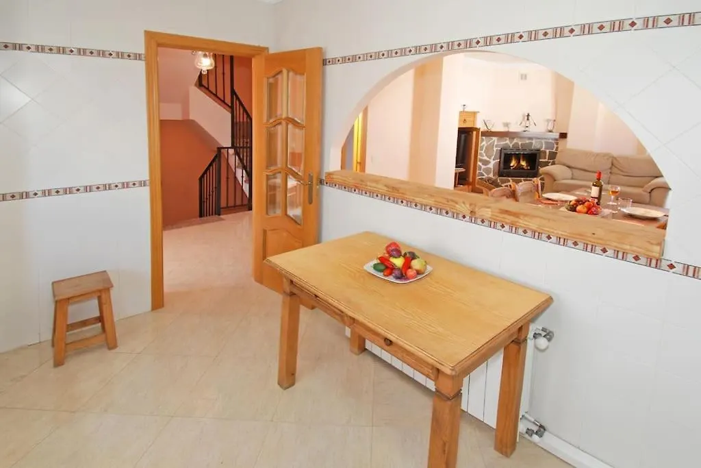 Casa Jose Comares -Beautiful Village House- Jacuzzi Included-Views-Bbq-Aircon-Wifi