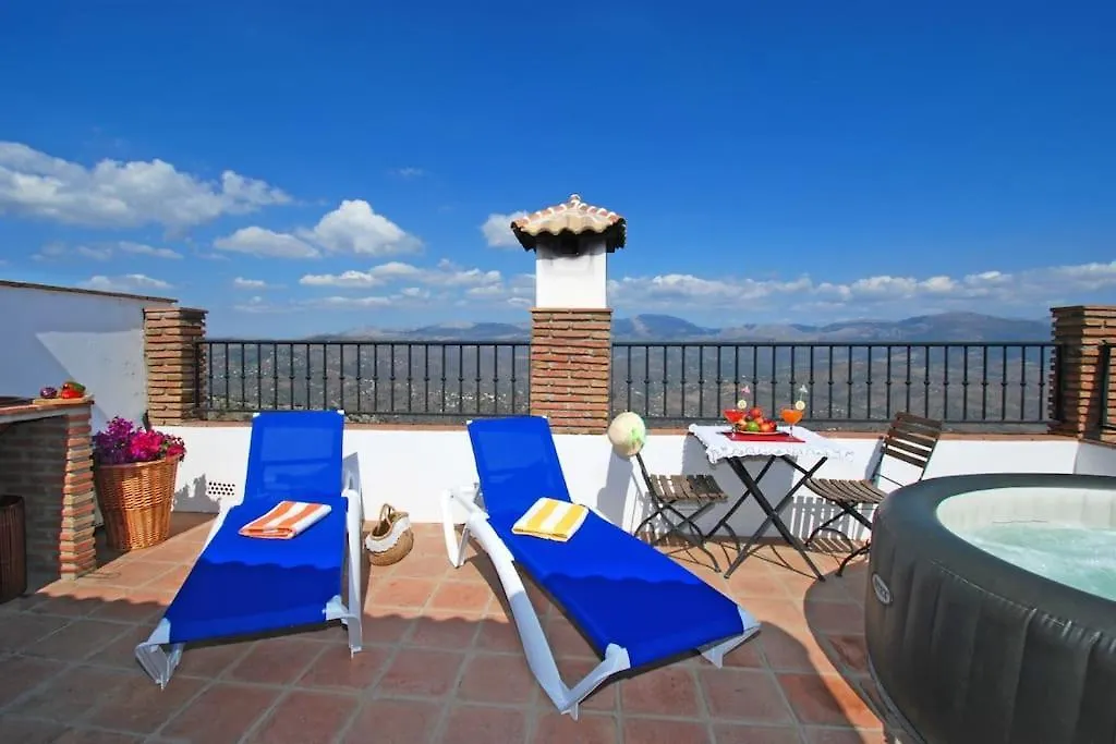 Casa Jose Comares -Beautiful Village House- Jacuzzi Included-Views-Bbq-Aircon-Wifi Holiday home