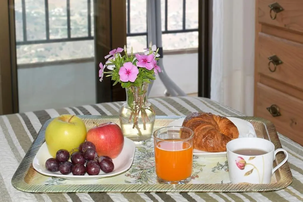 Casa Jose Comares -Beautiful Village House- Jacuzzi Included-Views-Bbq-Aircon-Wifi Spain
