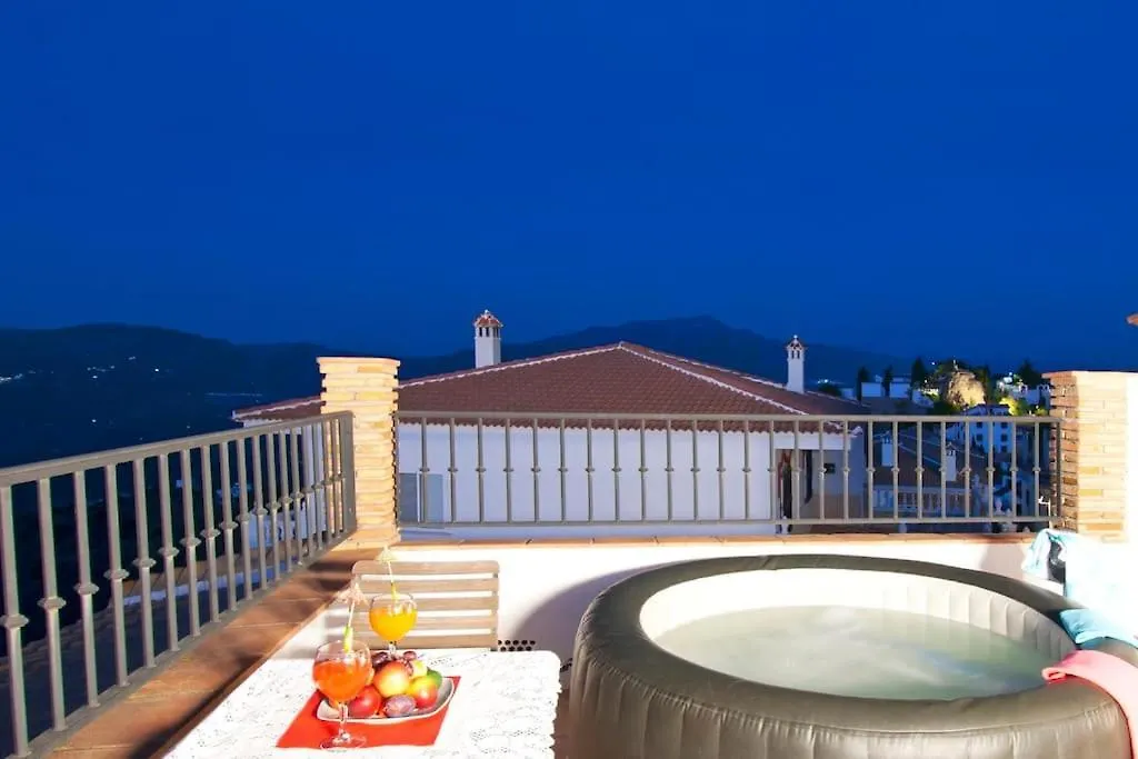 Casa Jose Comares -Beautiful Village House- Jacuzzi Included-Views-Bbq-Aircon-Wifi Holiday home