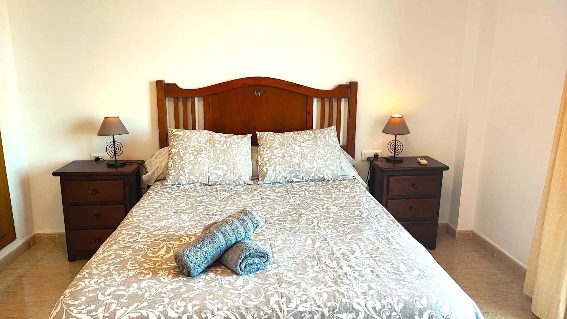 펜션 Casa Jose Comares -Beautiful Village House- Jacuzzi Included-Views-Bbq-Aircon-Wifi 스페인