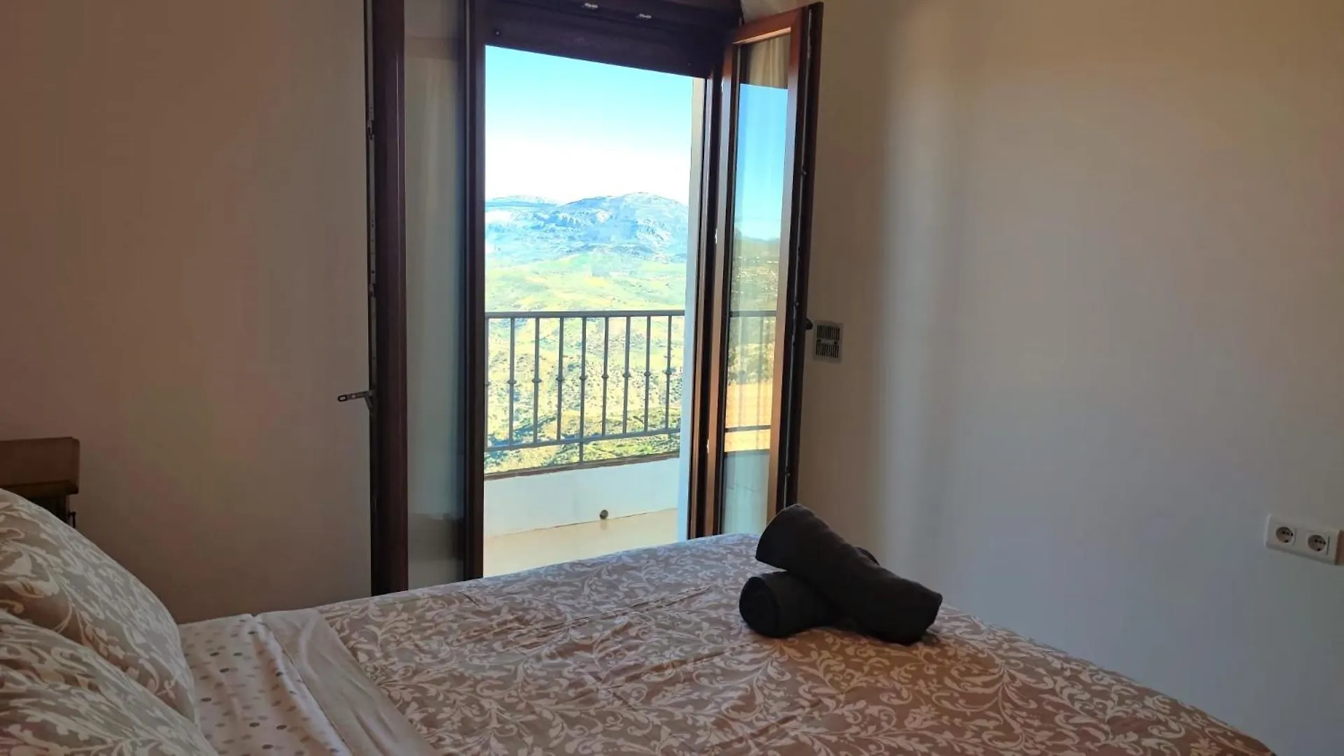 Casa Jose Comares -Beautiful Village House- Jacuzzi Included-Views-Bbq-Aircon-Wifi 0*,  España